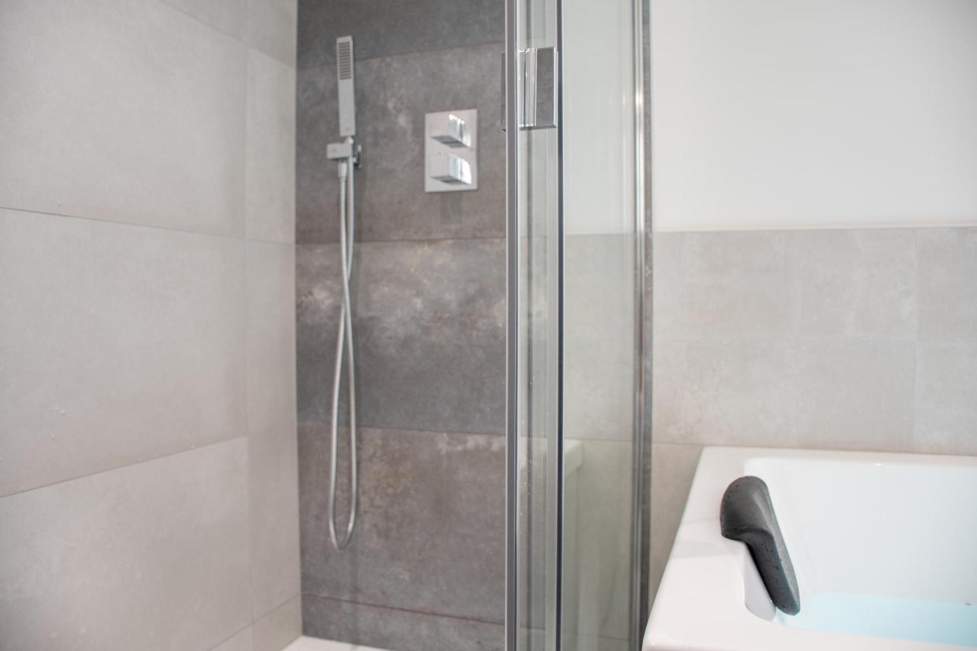 L'Appartement Des Ducs Avec Baignoire Double Nantes Extérieur photo
